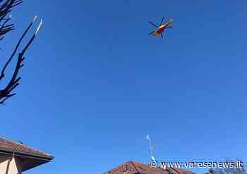 Auto ribaltata a Gallarate, l'elisoccorso tra le case ai Ronchi - varesenews.it