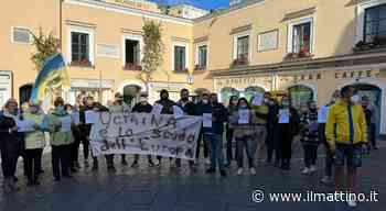 Capri, manifestazione degli ucraini in Piazzetta: la solidarietà dell'isola - ilmattino.it
