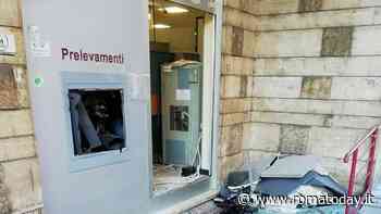 Esplosione nella notte: banda fa saltare in aria il bancomat - RomaToday