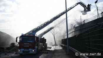 Großbrand bei Recyclingfirma im Mannheimer Hafen - SWR