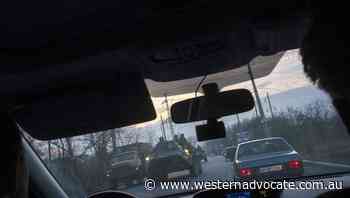 Ukrainians urged to take down road signs - Western Advocate