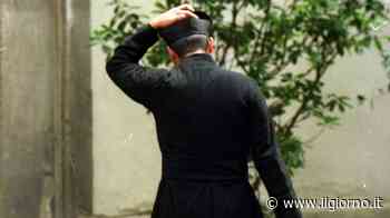 Vigevano, celebra la messa in latino: don Marco scomunicato dal vescovo - IL GIORNO