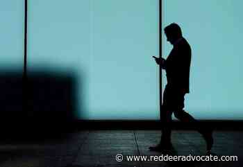 Canadian phone companies waive charges for Ukraine calls, texts - Red Deer Advocate