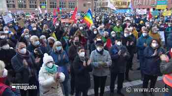 Mehr als 5.000 Menschen bei Friedenskundgebung in Kiel - NDR.de