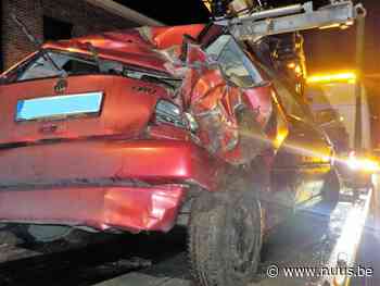 Auto uit bocht op de Kleiberg in Brakel - NUUS