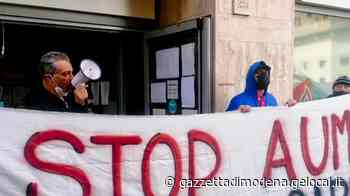 Modena, bollette salate anche per edicole e mercato - La Gazzetta di Modena