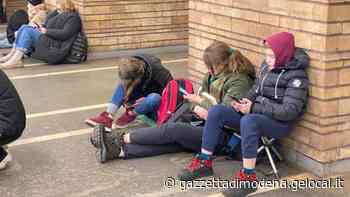 La paura degli ucraini che vivono a Modena: «Amici nascosti nella metro di Kiev» - La Gazzetta di Modena