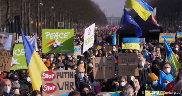 Tausende demonstrieren in Berlin gegen Ukraine-Krieg