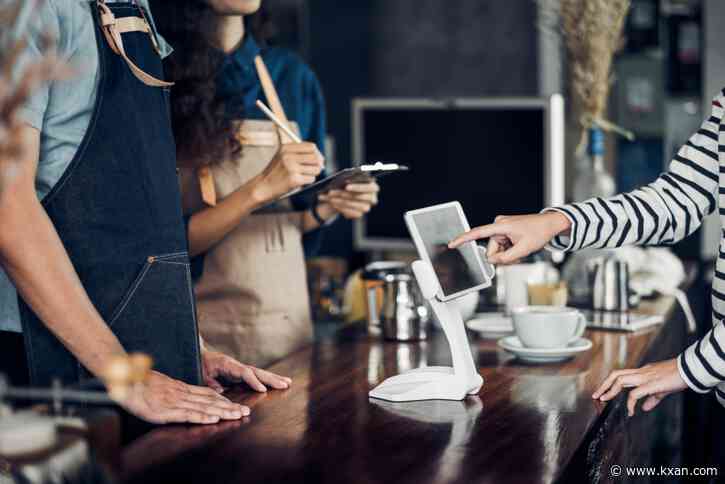 Restaurant tips have gotten stingier, Square data shows