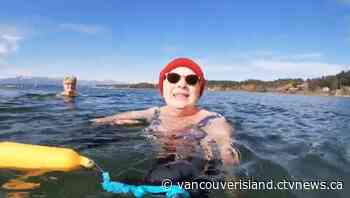 Comox, B.C., seniors find joy and healing through daily cold ocean swims - CTV News VI