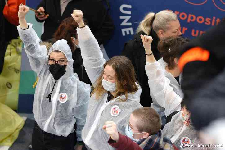 "Rendez-nous la terre"... Au Salon de l'Agriculture, la FNSEA prise d'assaut par des militants, 38 personnes interpellées