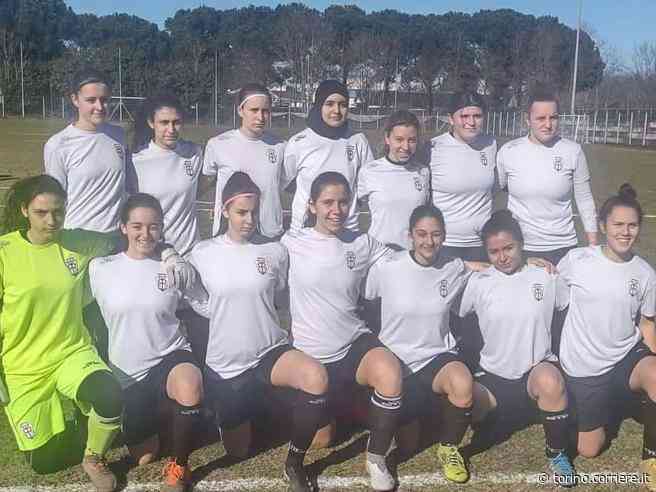 Vercelli, calciatrice si rifiuta di togliere il velo: l’arbitro sospende la partita - Corriere della Sera