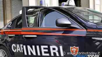 Chieri, spacca il naso con un pugno a un dipendente di un supermercato: stava rubando alcolici - TorinoToday