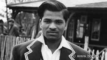 Sonny Ramadhin: West Indies' legendary spin bowler dies aged 92