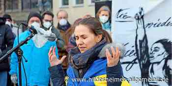 Über 1000 Teilnehmende bei Solidaritäts-Kundgebung für Ukraine in Hildesheim - www.hildesheimer-allgemeine.de