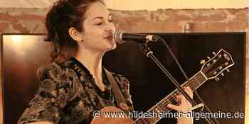 Eine Schwedin singt in Hildesheim von Sehnsucht, Schnaps und mehr - www.hildesheimer-allgemeine.de