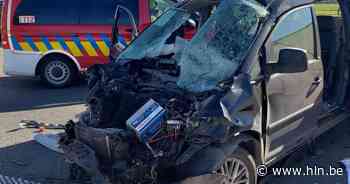 Bestuurder (38) overleeft klap tegen verkeersbord op E17 niet - Het Laatste Nieuws