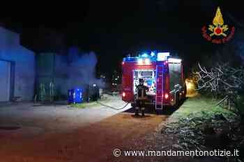 BAIANO. A fuoco fabbrica, paura all'alba. FOTO - Mandamento Notizie