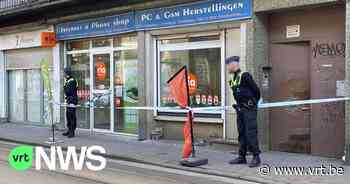 Voorbijganger vindt bebloed slachtoffer van steekpartij op straat in Antwerpen - VRT NWS