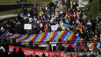 Parma rifiuta la guerra: in piazza della Pace per l'Ucraina - foto - La Repubblica