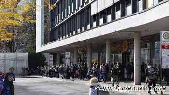 Auf den Mund geküsst: Rosenheimer Rentner (84) nach Belästigung von Zwölfjähriger vor Gericht