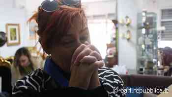 Ucraina, emigrata a Bari raccoglie aiuti da spedire: "Mia figlia è bloccata sotto le bombe con i miei nipotini, lei piange e io di più" - La Repubblica