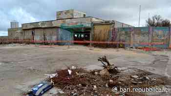 Bari, il lido della polizia passa alla Finanza. A Pane e Pomodoro arrivano le tre postazioni di food truck - La Repubblica