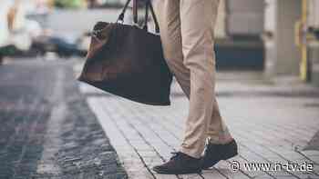 Mode-Tipps: Chino-Hose: So findet Man(n) die richtige Passform - n-tv NACHRICHTEN