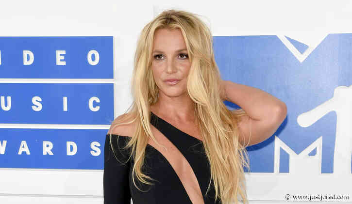 Britney Spears Poses Completely Naked on the Beach in New Instagram Photos