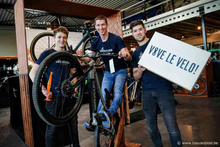 Opa Pol richtte ooit legendarische wielerploeg op, zijn kleinzonen openen nu “fietswinkel van de toekomst” waar Club Brugge-icoon geregeld te spotten zal zijn