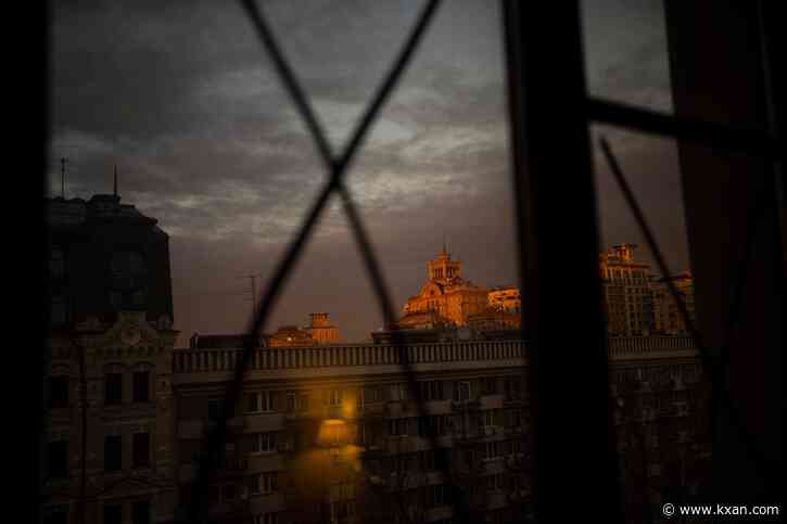 Houston man recalls escaping Ukraine, waits 17 hours at border