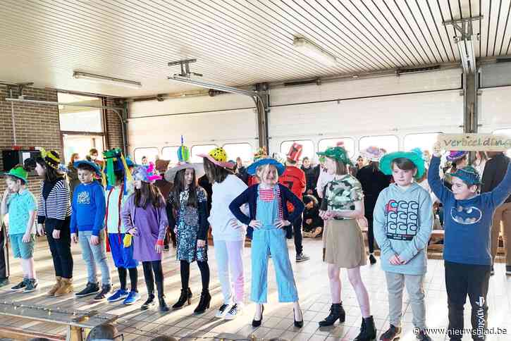 Leerlingen KBO Eine schitteren op de catwalk