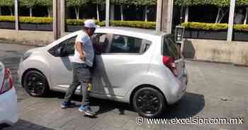 Taxista ataca con cuchillo a chofer de Uber en Cuernavaca; policías lo dejan ir - Excélsior