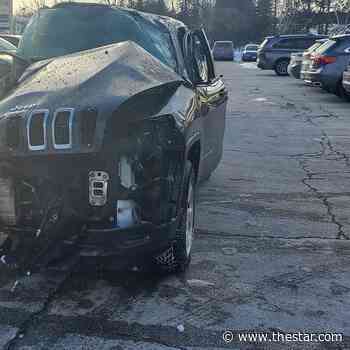 VIDEO: 'Terrifying': Vehicle flies through air, hits tree before Aurora restaurateur rescues man - Toronto Star