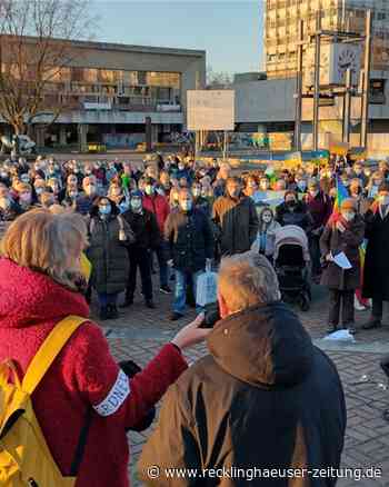 Jetzt live: Friedensmarsch bis vors Rathaus – Marl zeigt Flagge für die Ukraine - Recklinghäuser Zeitung