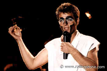 Flashback: Steve Hackett Holds Impromptu Genesis Reunion With Peter Gabriel