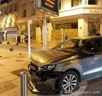 Une voiture finit sur le flanc devant la devanture de Zara après une collision spectaculaire à Cannes