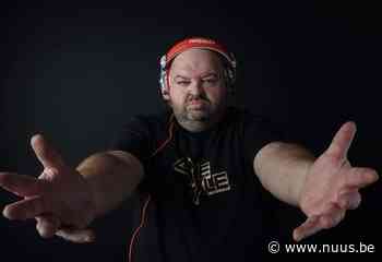 Diego De Mol van De Pitaboys op pyjamafuif van basisschool Hunnegem - NUUS