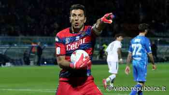 Eterno Buffon: giocherà col Parma fino a 46 anni. E non è l'unico vecchietto in campo - Repubblica TV