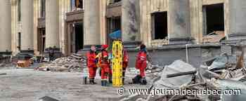 Les Russes poursuivent les frappes sur des villes ukrainiennes, Biden entend souligner l’unité de l’Occident