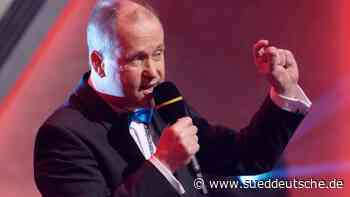 Orden wider den tierischen Ernst: Stamp singt Evergreen - Süddeutsche Zeitung - SZ.de