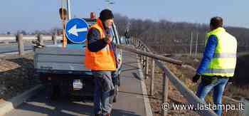 Nuovi raid dei vandali a Fossano: scritte sui muri, identificati cinque adolescenti - La Stampa