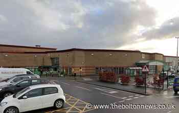 Judge praises supermarket staff who disarmed knifeman - The Bolton News