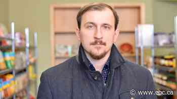 Regina business owner pulls Russian goods from shelves as he organizes donations to help Ukraine