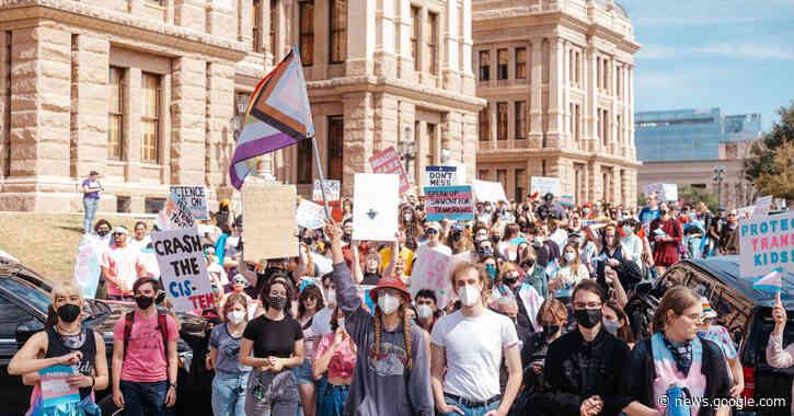 Texas Investigates Parents Over Care for Transgender Youth, Suit Says - The New York Times