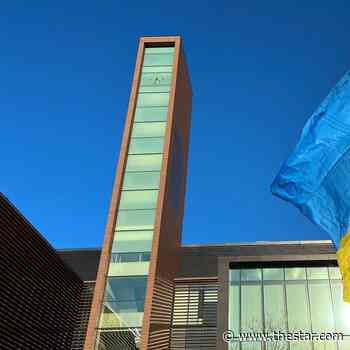 Vaughan raises Ukrainian flag, illuminates city hall with yellow, blue to show solidarity - Toronto Star