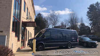 FBI Seen Taking Boxes From Highfield Urgent Care In Green Tree