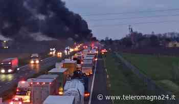 FORLI': Schianto in autostrada, camion in fiamme | VIDEO - Teleromagna24