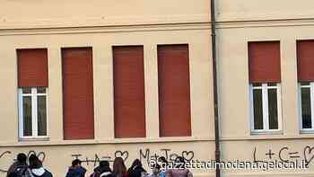 Modena, spedizione vandalica alle medie San Carlo - La Gazzetta di Modena