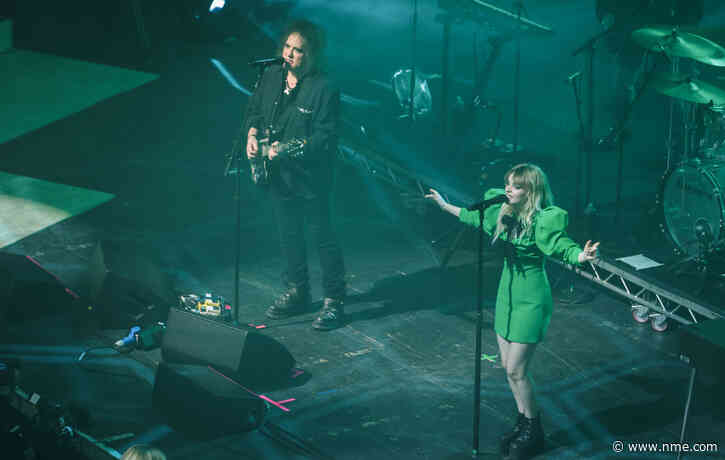 CHVRCHES and Robert Smith perform ‘How Not To Drown’ and ‘Just Like Heaven’ at the BandLab NME Awards 2022